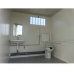 BLOQUE SANITARIO PMR NUEVO CON WC PMR, LAVABO PMR, WC ESTÁNDAR Y LAVAMANOS - Imagen 9