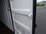 CONTENEDOR DE 15 PIES CON INSTALACIÓN ELÉCTRICA, REJILLAS DE VENTILACIÓN Y BLOQUEO DE LLAVE - Imagen 9